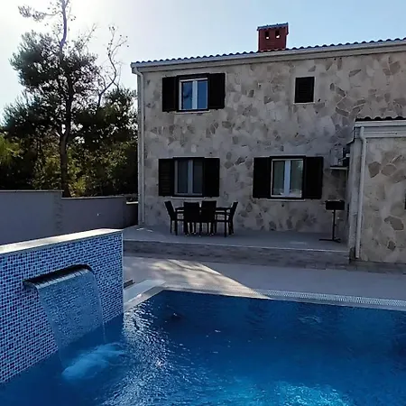 Sana 4 * Vir