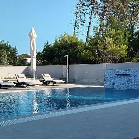 Apartment Sana 4 *